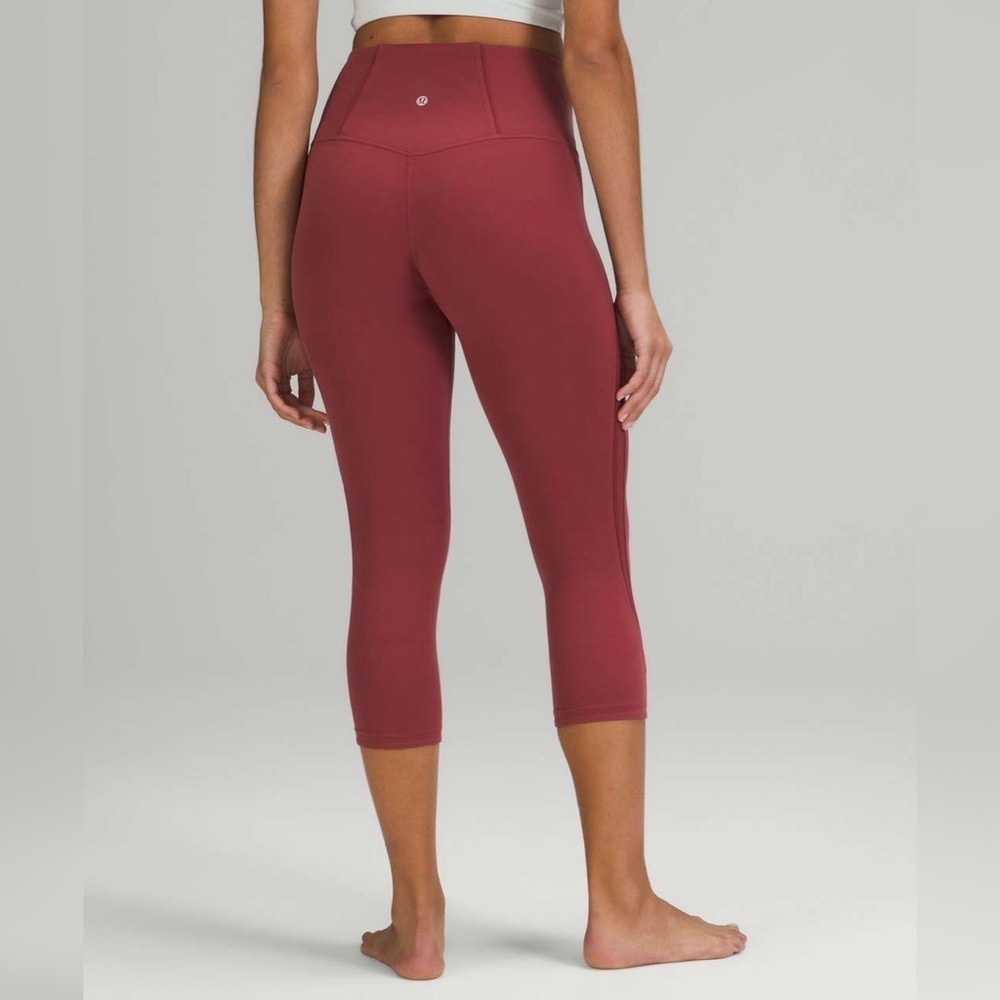 Lululemon | Nulu Mesh Panels High-Rise Crop 21" Size 6